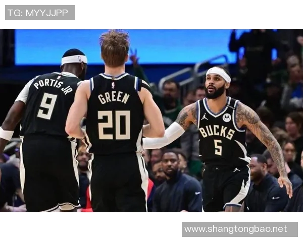 小加里特伦特续约雄鹿展现胜利篮球精神与团队未来愿景 小加里特伦特续约雄鹿展现胜利篮球精神与团队未来愿景