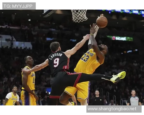 热火单节狂飙希罗21分湖人詹姆斯与浓眉表现失常遭遇重创 热火单节狂飙希罗21分湖人詹姆斯与浓眉表现失常遭遇重创