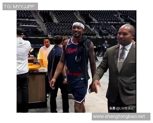 保罗怒怼泰伦卢!比尔拒打替补威胁离队,快船更衣室彻底炸锅! 保罗怒怼泰伦卢!比尔拒打替补威胁离队,快船更衣室彻底炸锅!