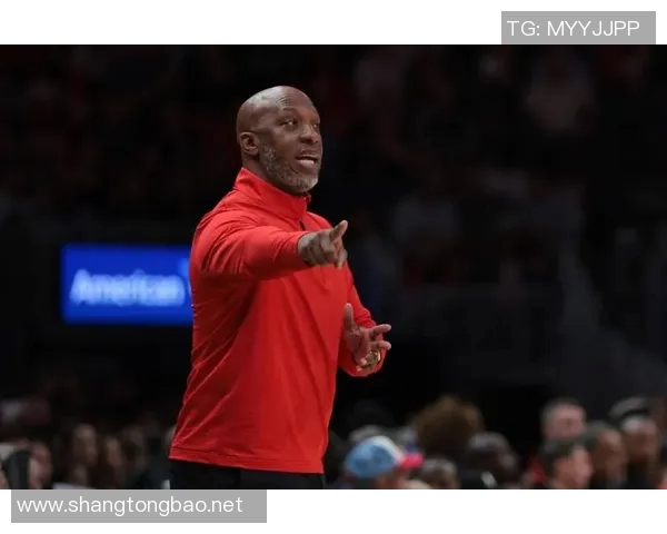 笑喷！快船球迷昨日高喊“FBI”干扰开拓者 湖人则喊“比卢普斯”