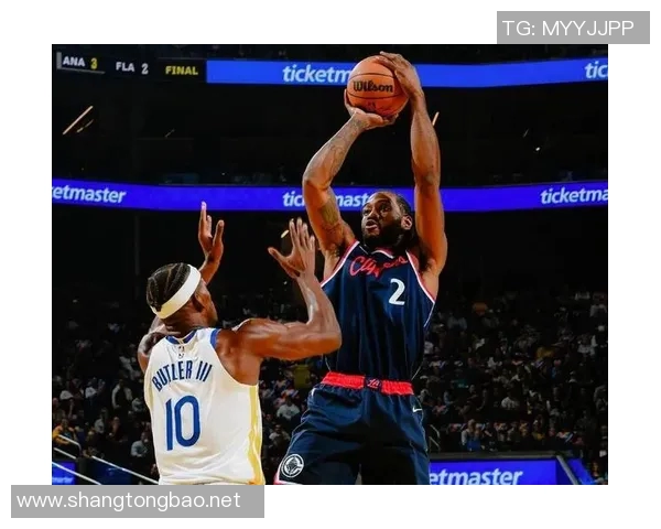 历史第2！哈登超越老詹，3分3连中+爆砍25+6+6，无奈快船19分惨败