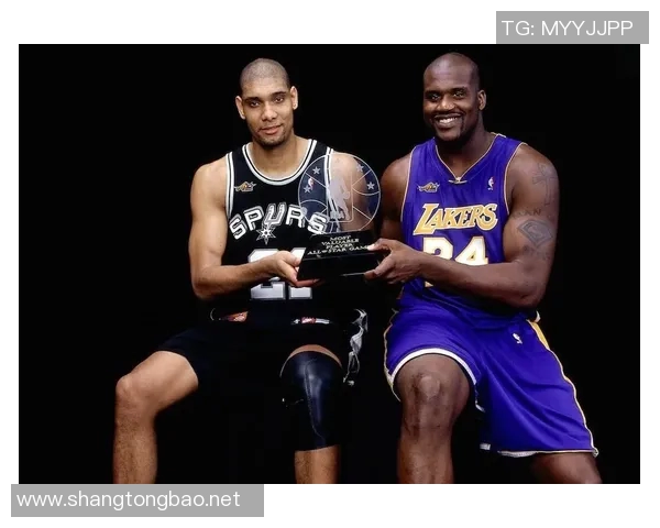 双双吃T!罗伊斯-奥尼尔与西卡顶头互喷 后者偷袭怼脸遭前者回推 双双吃T!罗伊斯-奥尼尔与西卡顶头互喷 后者偷袭怼脸遭前者回推