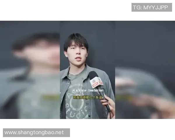 近期来回奔波是否疲惫?杨瀚森:才20岁 还没那么老 近期来回奔波是否疲惫?杨瀚森:才20岁 还没那么老