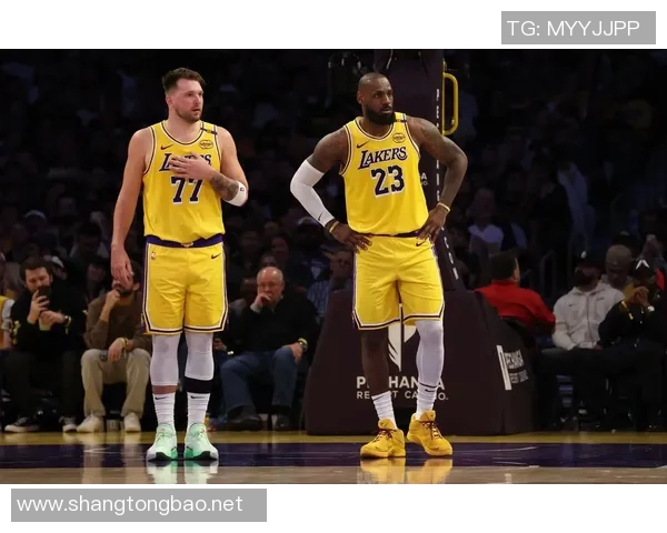 湖人全员健康出战快船！东契奇正式回归，里夫斯解除出场时间限制